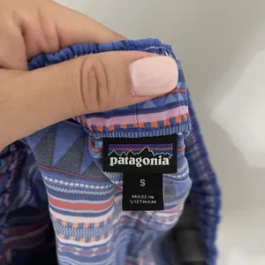 Patagonia Size S Women’s Barely Baggies Shorts 2” Inseam Print Purple thumbnail 5