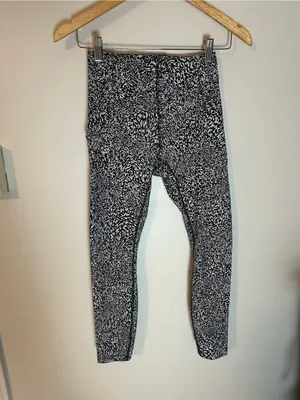 Lululemon InStill High-Rise Tight 25" Warped Grain Alpine White Black thumbnail 3
