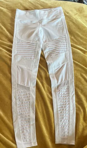 Alo white leggings size Small full length Moto Style And Details thumbnail 1