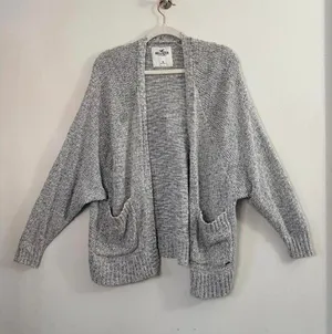 Hollister Gray Open Front Knit Cardigan Womens M Oversized Chunky Pocket Sweater thumbnail 1