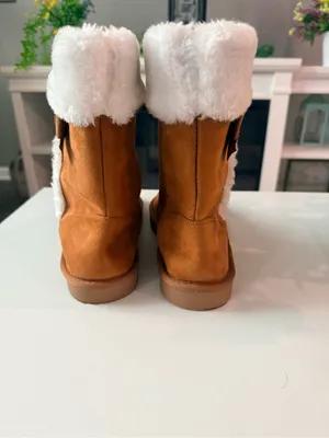 Women’s Tan Faux-Suede Winter Boots with White Faux-Fur Cuff and Side Bows thumbnail 5