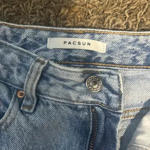 PACSUN 90s Boyfriend Light Wash Denim‎ thumbnail 3
