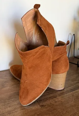 Qupid Boho Western Slouch Ankle Boots Cognac Faux Suede Festival Cowgirl Size 8.5 Boho thumbnail 1