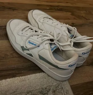 Reebok Sneakers thumbnail 1