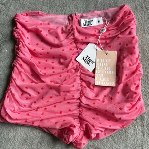 NWT Tiger Mist Pink Ruched Shorts Small thumbnail 1