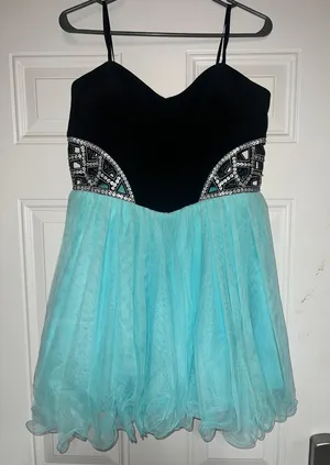 Macy's Homecoming / Semi Formal Dress thumbnail 2