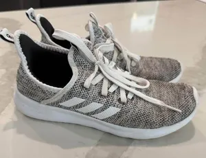 Adidas Cloudfoam Athletic Running Shoes Womens 6.5 Gray/White Lifestyle Sneakers thumbnail 1