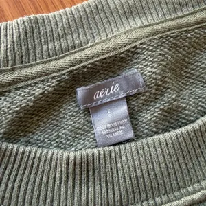Aerie Green Crewneck Size Large thumbnail 4