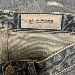 AG‎ Adriano Goldschmied The Phoebe Vintage High Waisted Tapered Leg Jeans Size 4 thumbnail 3
