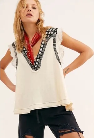 Free People Ecru Combo Embroidered V-Neck Tiered Boho Top Size Extra Small NEW thumbnail 1