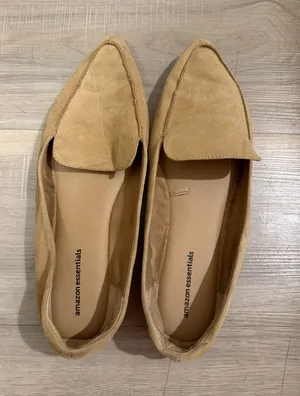 Amazon Essentials Women's Tan Suede Pointed thumbnail 1