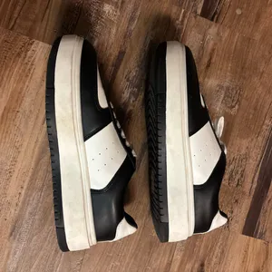 Madden Girl Black and White Sneakers size 9.5 thumbnail 7
