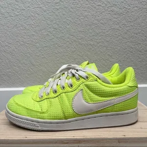 Nike Legend Neon Yellow‎ & White Lace Up Sneakers 6 thumbnail 2