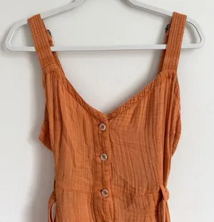 Anthropologie Gauzy Romper Size Medium Cedar Button Front Pocket Sleeveless Boho thumbnail 4