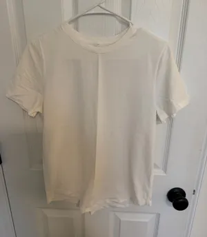 Lululemon t shirt thumbnail 1