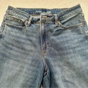 Old Navy Relaxed Fit Women’s Jeans in Blue thumbnail 5