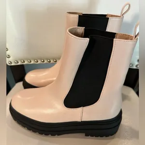 Lulu’s New Derrie Light Nude Platform Ankle Boots Chelsea Women’s Size 6.5 thumbnail 5