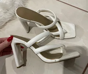 White Heels 7.5 thumbnail 1