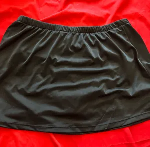Black skirt Size 16 thumbnail 1