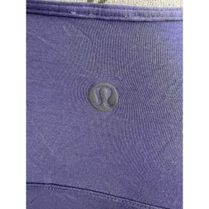 Lululemon Shoulder‎ Cut-Out Yoga T-Shirt Size 6 Dark Lavendar thumbnail 4