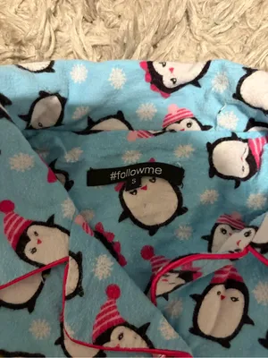 Women’s Light Blue Penguin-Print Pajama Set with Pink Trim thumbnail 3