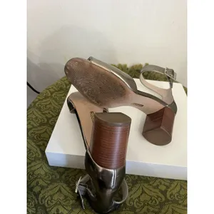 Louise Et Cie Women's Lo-Karisa Metallic Bronze Heels Sandals Size 7 1/2 us thumbnail 7