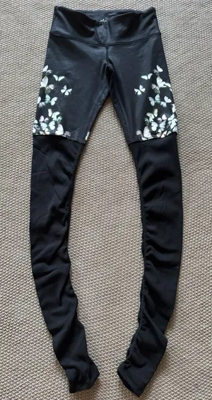 Alo Women's Yoga Goddess Leggings Black Ribbed Low Rise Butterfly Design Sz Xs thumbnail 1