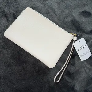 Coach Corner L Zip Pouch Wristlet in Chalk New with tag thumbnail 3