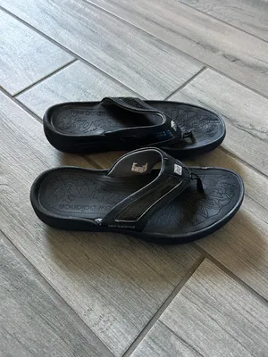 New Balance Black Flip-Flop Sandals thumbnail 2
