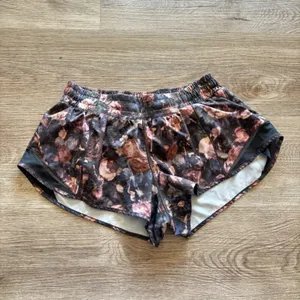 Lululemon Shorts Womens 4 Black Hotty Hot Low Rise Lined Floral Running Workout thumbnail 7