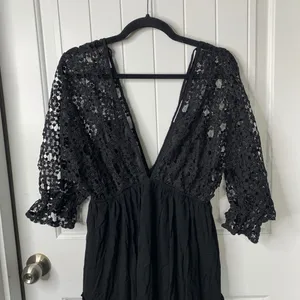 Petal + Pup Lace puff sleeves Deep V-Neck Party Cocktail mini Dress Black US 4‎ thumbnail 4
