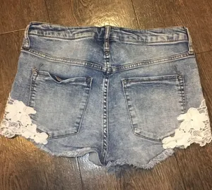 Mossimo High Rise Lace Raw Hem Boho Denim Shorts Size 10/30 thumbnail 5