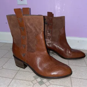 Donald Pliner Daze Western Ankle Boot Women Size 10M Country Boho Cowgirl Preppy thumbnail 1