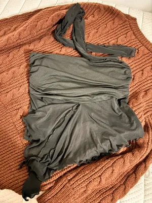 Amazon Black Top  thumbnail 2