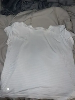 Lululemon Train To Be  Short Sleeve thumbnail 4