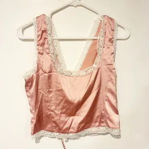 WHITE FOX‎ BOUTIQUE Size Medium Pink Satin Lace Trim Tie Keep Doing You Crop thumbnail 6