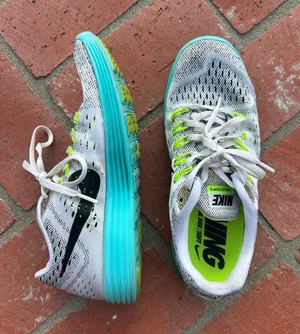 Nike Sneakers Size Women’s 8.5 thumbnail 1