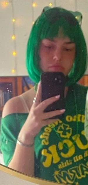 green bob wig and heart shaped green glasses thumbnail 1