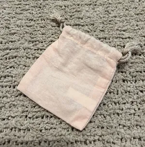 gorjana pink linen jewelry bag #gorjana #jewelrybag #accessories thumbnail 1