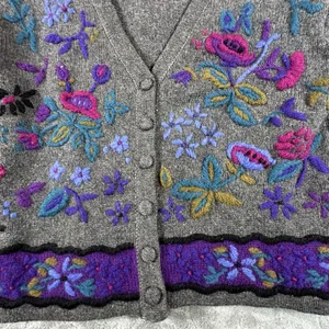 VTG L.L. Bean Womens M 100% Wool Cardigan Sweater Embroidered Elbow Patches 80's thumbnail 8
