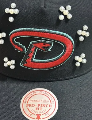Men’s Mitchell & Ness Arizona Diamondbacks Beaded Pro Pinch Snapback Hat thumbnail 3
