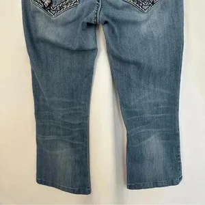Miss Me Jeans Mid Rise Bootcut Embellished Back Pockets Cropped Womens Sz 29‎ thumbnail 12