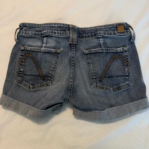 VTG Guess Stretch Denim Jean Shorts Low Rise 28” Waist Distressed 3.5” Inseam thumbnail 7