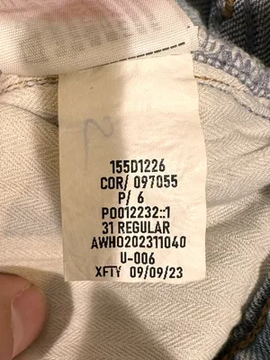 Abercrombie 90s Relaxed Jeans High Rise Light Wash Size 31 Regular thumbnail 3