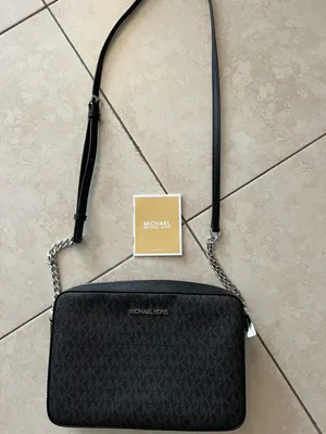 Michael Kors Purses thumbnail 4