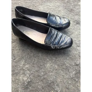 Clarks Women's Black Patent Leather Slip-On Loafers 6 Wide thumbnail 4