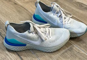 Nike shoes thumbnail 1