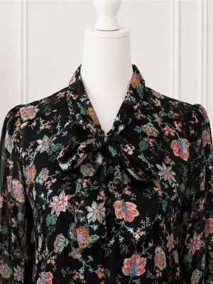 Banana Republic Black Floral Sheer Tie-Neck Ruffle Hem Dress Women’s M Romantic thumbnail 3