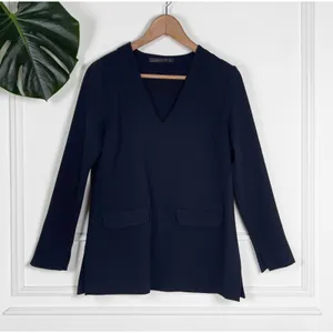 ZARA Structured Crepe V-Neck Top - Black | Minimalist Chic thumbnail 4