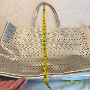 Saks Fifth Avenue Silver Laser Cut Tote Bag Reusable Shopping Bag thumbnail 9